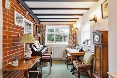 3 bedroom semi-detached bungalow for sale, Old Barn Close, Cheam, SM2