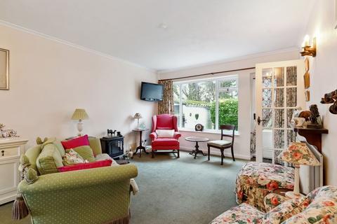 3 bedroom semi-detached bungalow for sale, Old Barn Close, Cheam, SM2