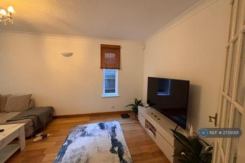 3 bedroom detached house to rent, Breamore Court, Milton Keynes, MK8