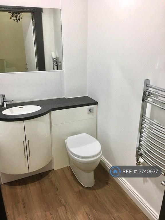 Room 1 Private Bathroom