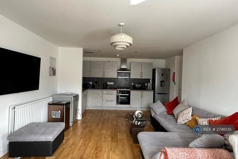 3 bedroom flat to rent, Colonsay View, Edinburgh, EH5
