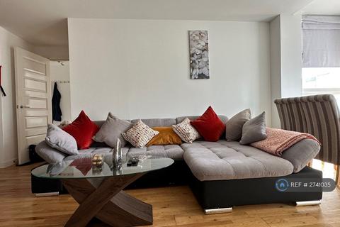 3 bedroom flat to rent, Colonsay View, Edinburgh, EH5
