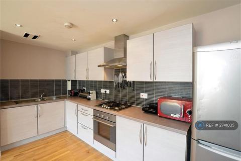 3 bedroom flat to rent, Colonsay View, Edinburgh, EH5