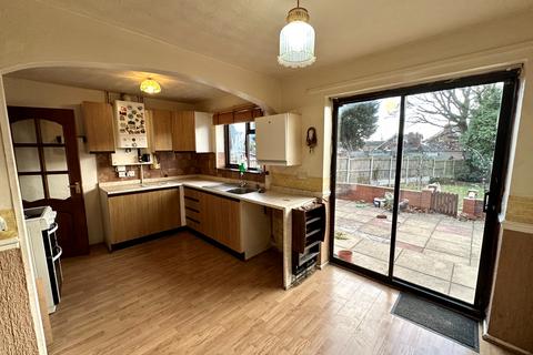 4 bedroom semi-detached house for sale, Keats Road, Willenhall WV12