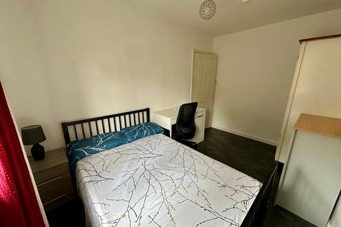 1 bedroom terraced house to rent, Wishford Avenue, Nottingham, NG7