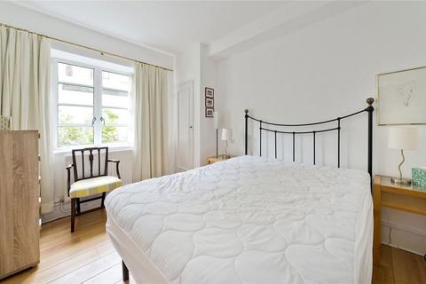 1 bedroom flat to rent, Winchester Court, London W8
