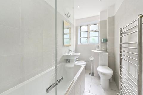 1 bedroom flat to rent, Winchester Court, London W8