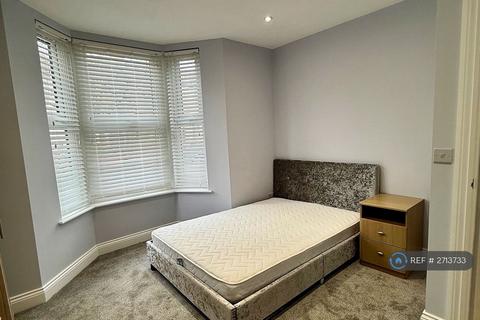 1 bedroom flat to rent, Down, London, E11