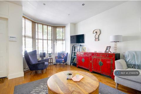 3 bedroom terraced house to rent, Leopold Road, London, N2