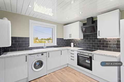 2 bedroom flat to rent, Christian Crescent, Edinburgh, EH15