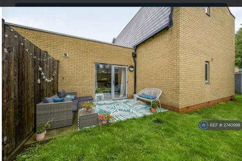2 bedroom flat to rent, Ash Close, Isleworth, TW7