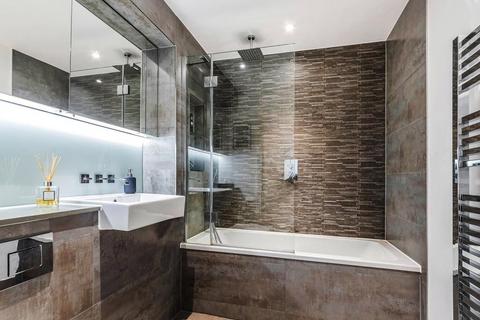1 bedroom apartment to rent, Gaumont Place, London SW2