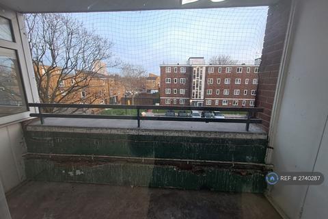 2 bedroom flat to rent, Edgecot Grove, London, N15