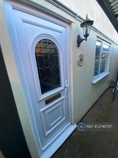 1 bedroom semi-detached house to rent, Cauldwell Hall Road, Ipswich, IP4