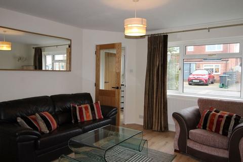 3 bedroom semi-detached house to rent, Fairfield Close, Burgess Hill, RH15