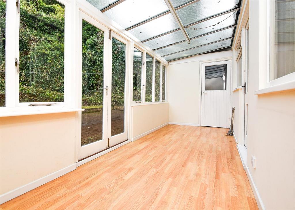 39 Alpine Way - Conservatory.jpg