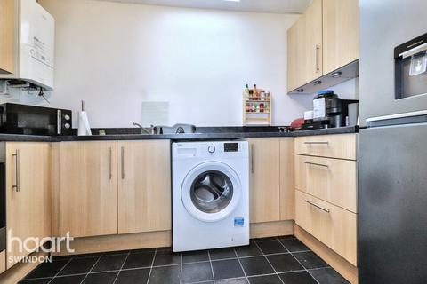undefined, Clapham Close, SWINDON