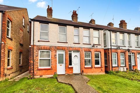 Studio to rent, Carlingford Drive, Westcliff-On-Sea