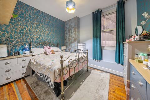2 bedroom flat for sale, Brixton Road, London, SW9
