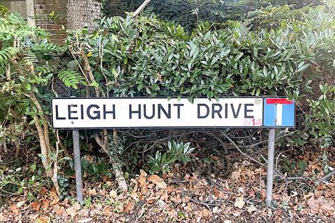 1 bedroom flat for sale, Southgate, London, N14