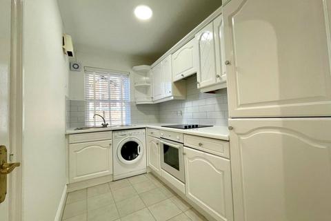 1 bedroom flat to rent, Cathedral walk, Chelmsford, CM1 1NX
