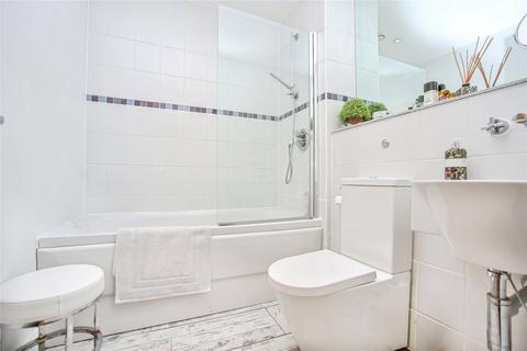1 bedroom penthouse to rent, St James Walk Apartments, Cheltenham, Glos, GL50
