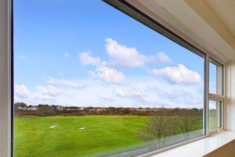 3 bedroom flat for sale, St. Davids Court, Whitley Bay