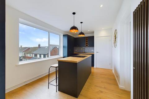 3 bedroom flat for sale, St. Davids Court, Whitley Bay