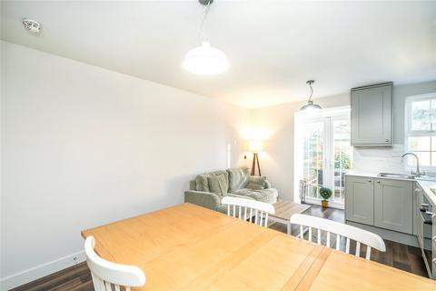 4 bedroom terraced house to rent, Kenchester Close, London SW8
