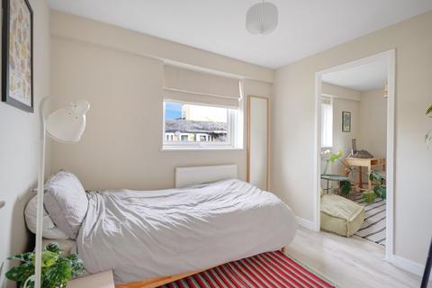 undefined, Wentworth Crescent, Peckham, London, SE15