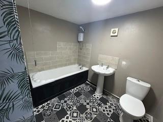 2751df0e-Bathroom 201.jpg