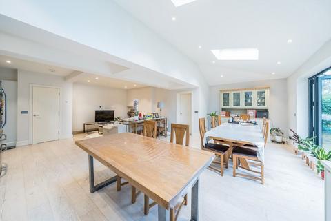 undefined, Clive Road, Twickenham TW1