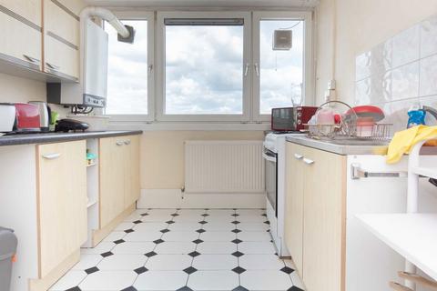 2 bedroom flat to rent, St. Peters Road, Kingston Upon Thames KT1