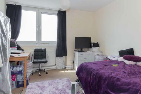 2 bedroom flat to rent, St. Peters Road, Kingston Upon Thames KT1