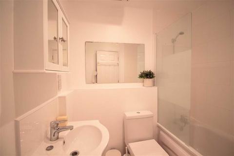 1 bedroom apartment to rent, St Paul's Court, Clapham Park Road, Clapham SW4
