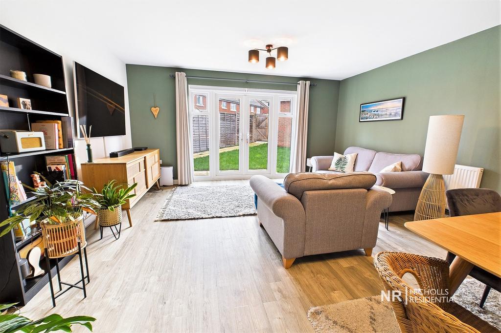 Lounge/Dining Room