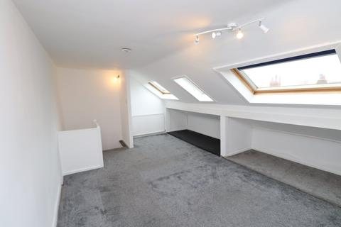 2 bedroom terraced house to rent, Pasture View, Armley, Leeds, LS12