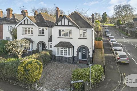 Chobham Road, Knaphill, Woking, Surrey, GU21