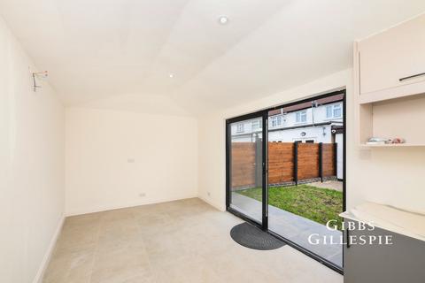 3 bedroom house to rent, Trevor Gardens, Ruislip, HA4