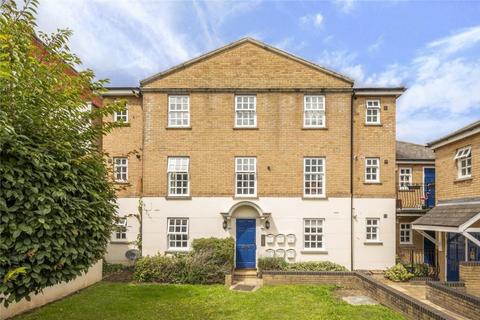 2 bedroom flat for sale, Albany Mews, Islington, N1
