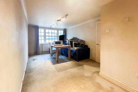 2 bedroom flat for sale, Albany Mews, Islington, N1