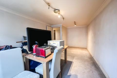 2 bedroom flat for sale, Albany Mews, Islington, N1