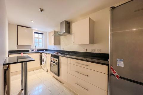 2 bedroom flat for sale, Albany Mews, Islington, N1