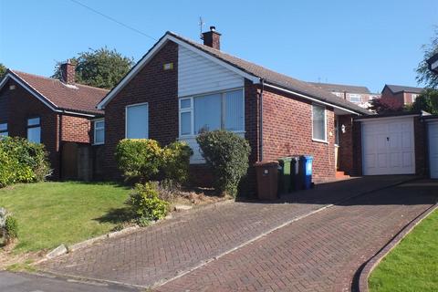 3 bedroom detached bungalow to rent, Maple Avenue, Stalybridge SK15