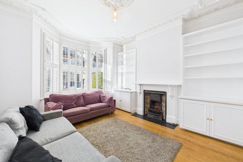 2 bedroom apartment to rent, Grandison Road