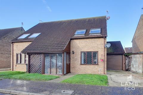2 bedroom semi-detached house for sale, Hoxton Close, Clacton-On-Sea CO16