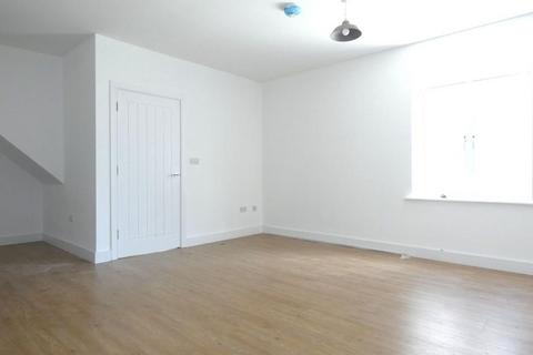 2 bedroom semi-detached house to rent, Spire Close, Ramsgate, CT11