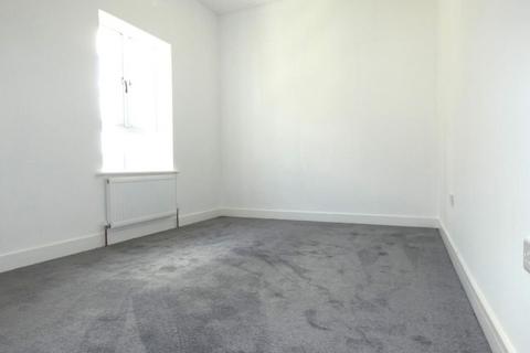 2 bedroom semi-detached house to rent, Spire Close, Ramsgate, CT11