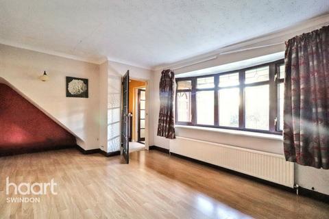 3 bedroom semi-detached house to rent, Swindon Road, SWINDON