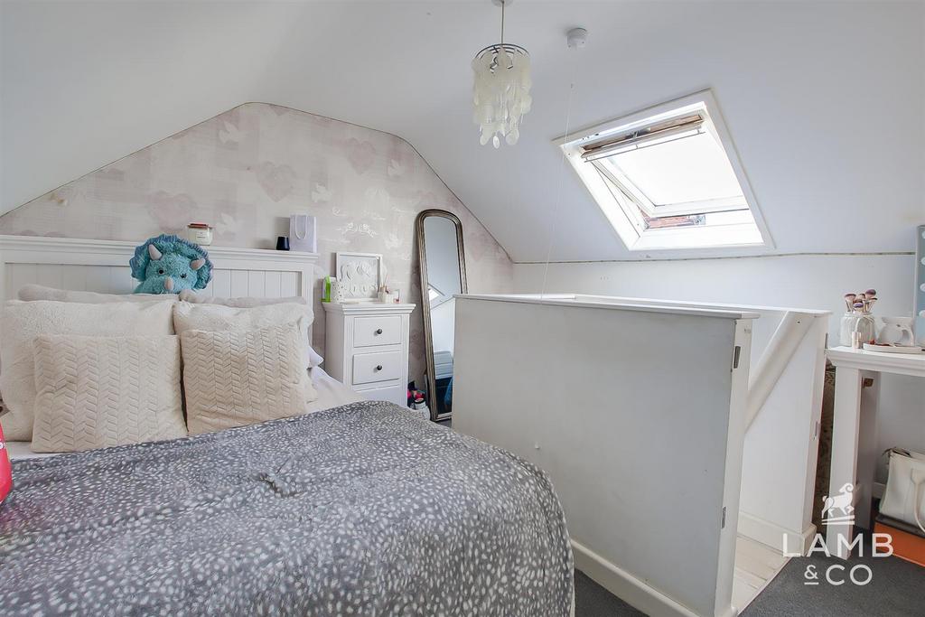 Loft room/bedroom four